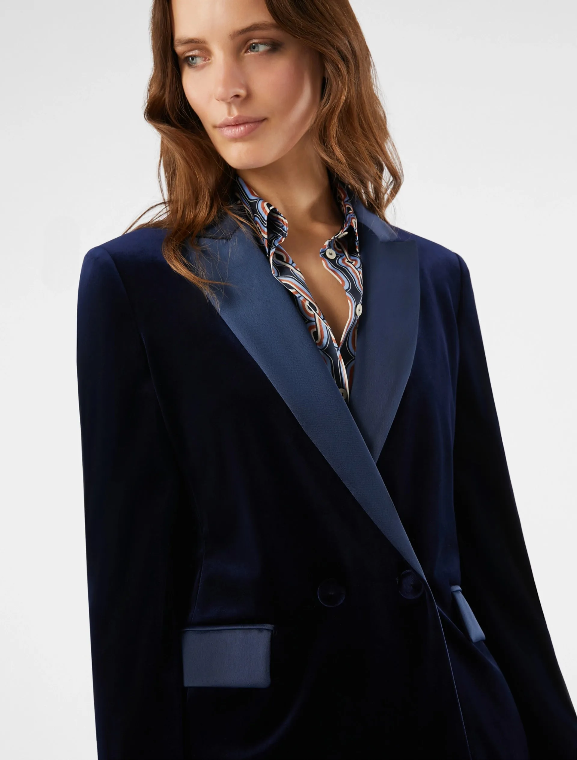 Penny Black Jerry Velvet Satin Tuxedo Blazer In Navy