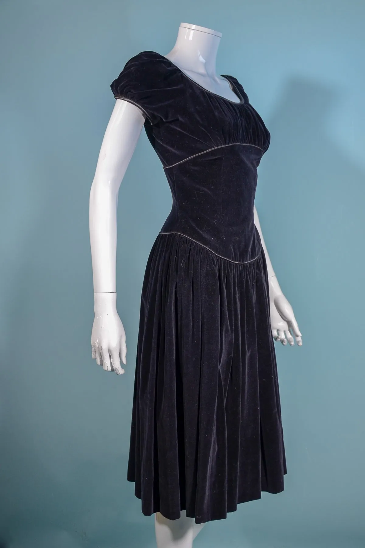 Teena Paige Vintage 50s Black Velvet Dress, Fitted Waist Puff Sleeves, Junior Sizing XS